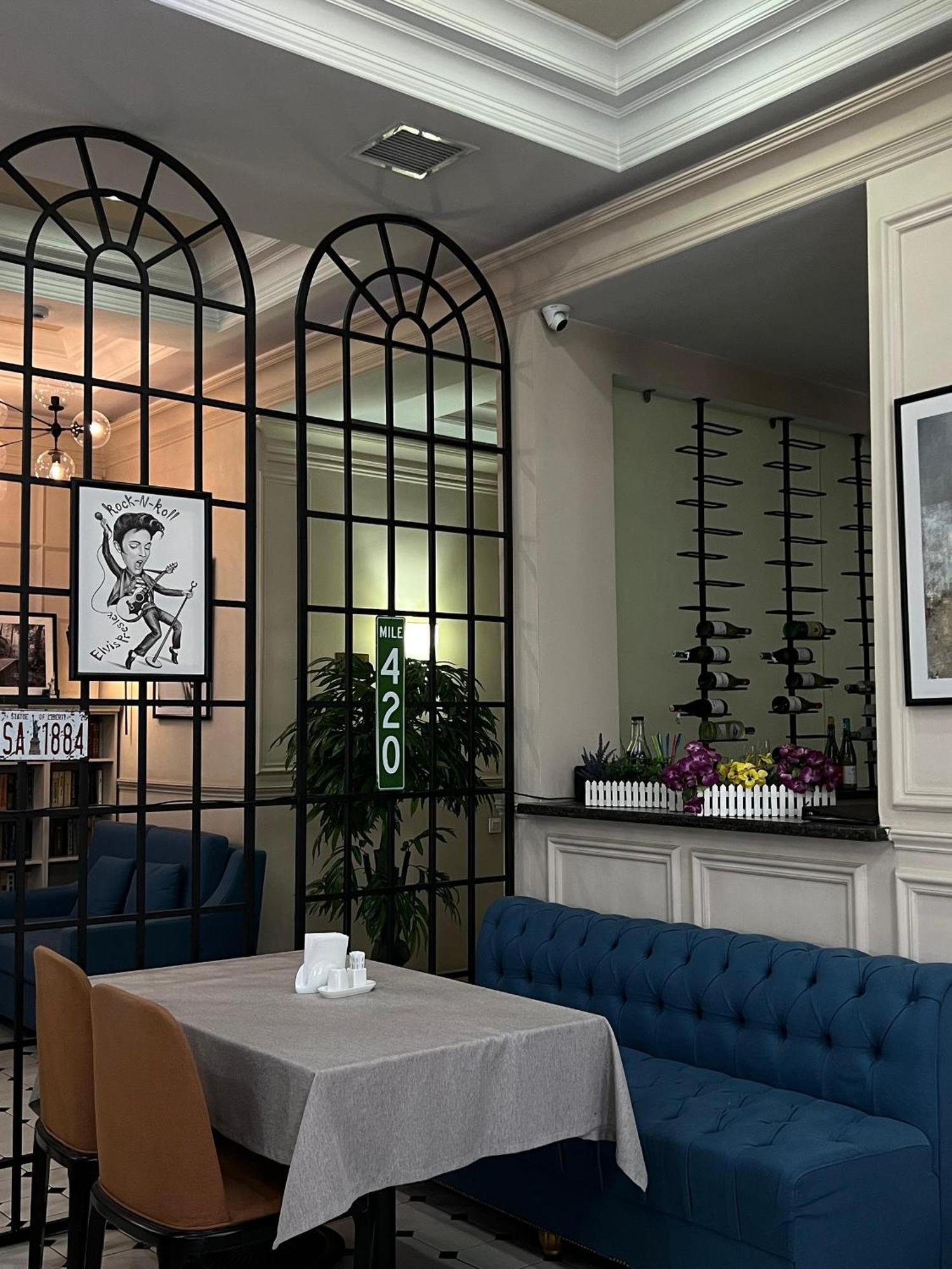 Madison Ave Hotel 比什凯克 外观 照片