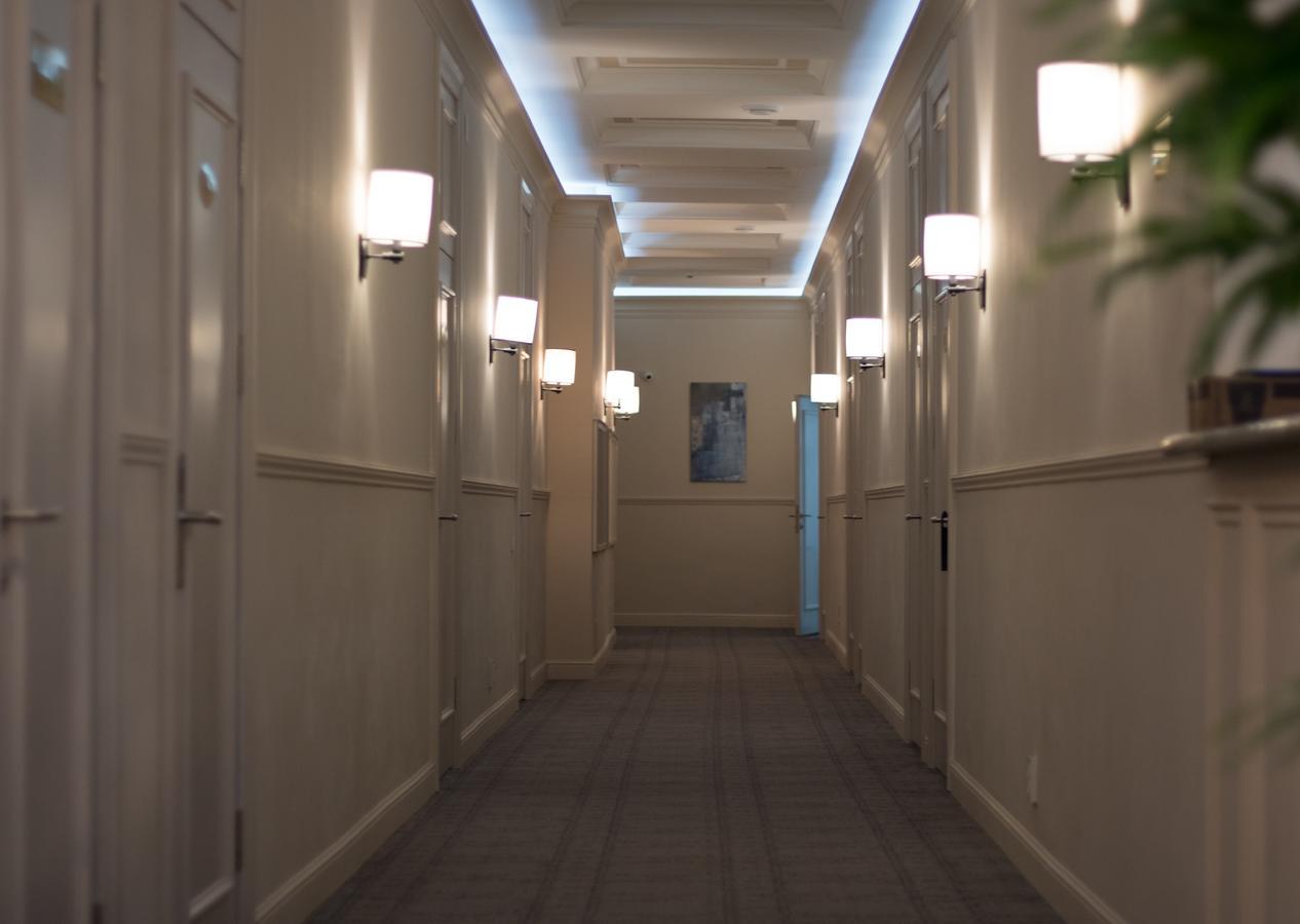 Madison Ave Hotel 比什凯克 外观 照片