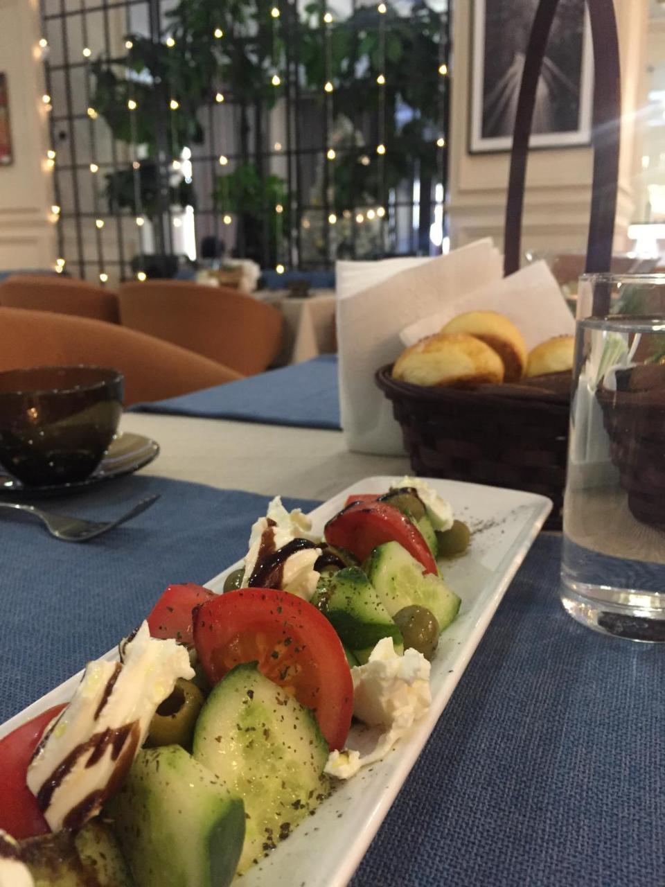Madison Ave Hotel 比什凯克 外观 照片