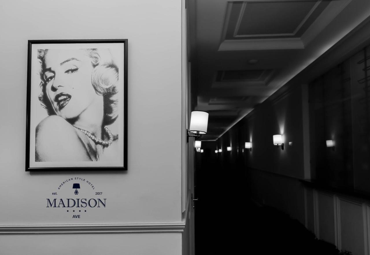 Madison Ave Hotel 比什凯克 外观 照片